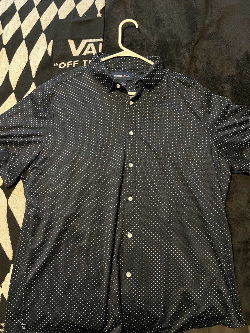 Mizzen+Main Black Short-Sleeve Button-Down with White Micro Dot Pattern